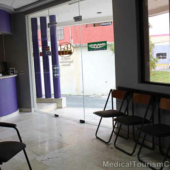 Nuevo-Laredo-Clinic-Entrance