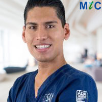 Mexican Implantologist: Dr. Omar Gerardo Valero Monroy